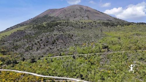 Nature experience for couples to discover Vesuvio in Campania