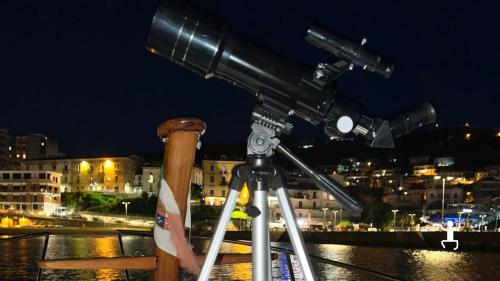 osservazioni astronomiche per esperienza in barca con telescopio lungo costa cilentana in Campania