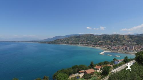 Experience the Casa Bianca dive site, often used by diving centers for obtaining the Open Water certification in Cilento, Campania