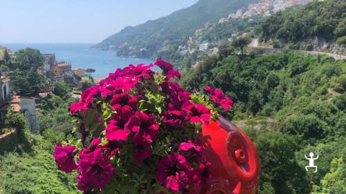 viaggio tra arte e cultura in borgo della costiera amalfitana con guida ed esperienza in laboratorio di ceramica in campania