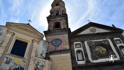 Walking tour di 3 ore circa nel centro storico di Vietri con guida locale e cinque tappe gastronomiche