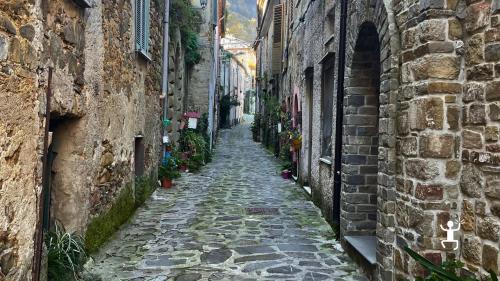 Découvrez le village cilentano de Stella Cilento jusqu'au magnifique château que vous pourrez visiter avec un guide.