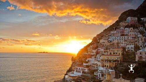 Adventure in the waters of the Amalfi Coast with departure options from the ports of Amalfi, Minori, Maiori, Praiano, or Positano, including a stop to watch the sunset