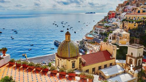 Exclusive 8 meter boat tour on the Amalfi Coast, in Campania.