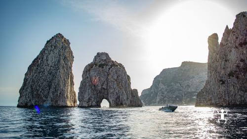 Unvergessliches Erlebnis von der wunderschönen Amalfiküste zu den bezaubernden Li Galli-Inseln und Capri auf einem privaten Boot