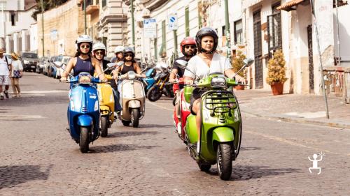 Esperienza per gli amanti della vespa e del buon cibo