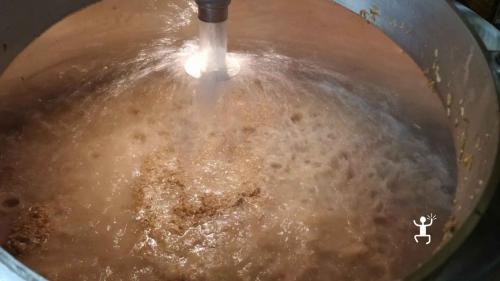 Fase di produzione della birra artigianale a filiera corta 