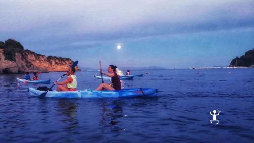 Escursione in Kayak al tramonto a Napoli con aperitivo e visita guidata