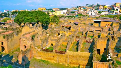 Herculaneum and archaeological excavations in Campania for team building activities with archaeologist