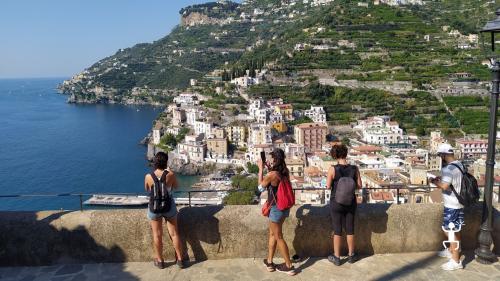 A guided tour experience on the Amalfi Coast between Maiori and Minori in Campania