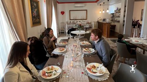 Pranzo con degustazione vini Falanghina e Camaiola in una cantina a Guardia Sanframondi nel Sannio in Campania