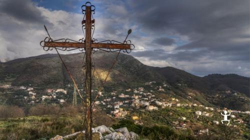 Medium difficulty hiking route for team building experience in Campania