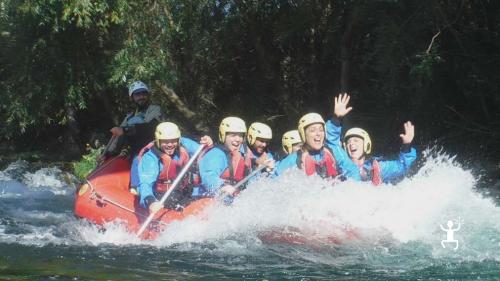 Regalo per partner in Campania con esperienza rafting lungo il fiume Sele e Tanagro vicino Airbnb