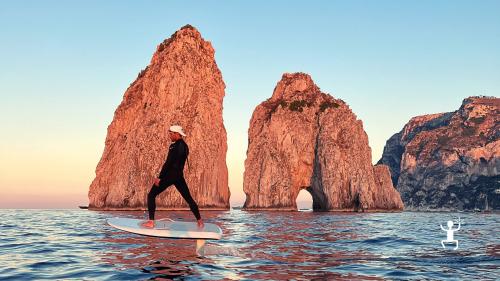 Adrenaline experience with electric surfing on the island of Capri and Ischia Campania