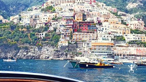 Boat trip with a stop in Amalfi for the Amalfi lemons and a stop in Positano for a walk