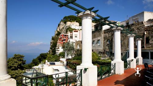 exclusive boat trip to Capri with disembarkation at Marina Grande to take the funicular and visit the Piazzetta