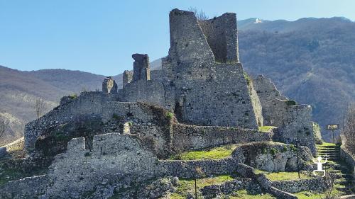 Guided tour of the ruins of Gioia Sannitica in Matese, near Caserta in Campania