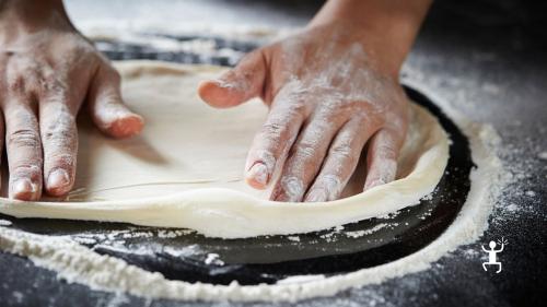 Pizzaiolo for a day in Naples with cooking class to make pizza with traditional tools in group