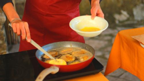 <p><p>learning typical campanian recipes with cooking class near Caserta in Campania</p></p>