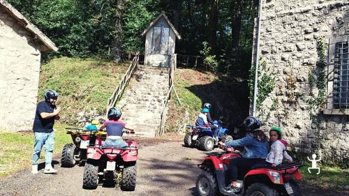 guided tour experience in Campania of Lago Laceno with quad bikes for families and groups