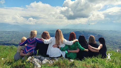 Group in Campania experience with hike in the Alto Casertano area