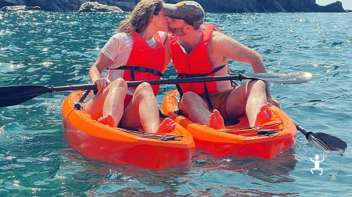 Couples experience with kayak tour on the island of Ischia in Campania, Italy