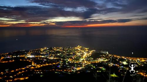 <p><p>Night lights on the Bay of Naples</p></p>