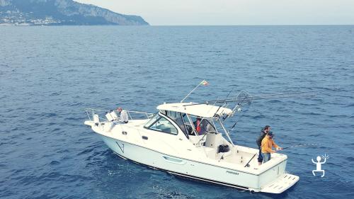 Exclusive private boat experience in Capri Campania between Grotta Verde and Grotta Bianca