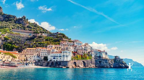 Daily boat tour experience to discover the Amalfi Coast in Campania