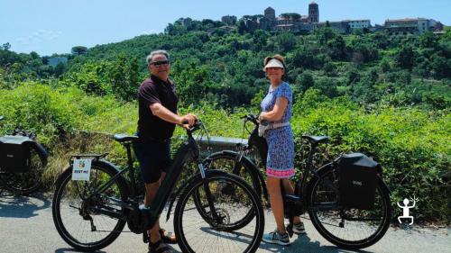 bike tour in Campania a Caserta e Casertavecchia con guida federciclismo difficoltà facile