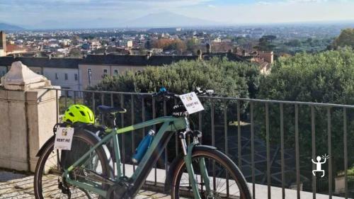 Gift for a couple with experience in Campania Italy of an electric bike route and guided tour of San Leucio Caserta