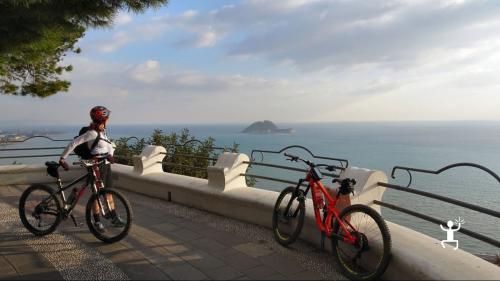 Excursions en vélo et en bateau de Salerne à la côte amalfitaine