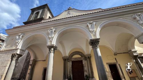 Group activity in campania with museum visit and treasure hunt in san'agata dei goti