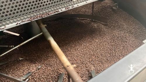 Activities for couples, families and groups in Campania with a visit to the artisan coffee roasting plant in Giugliano in Campania near Naples